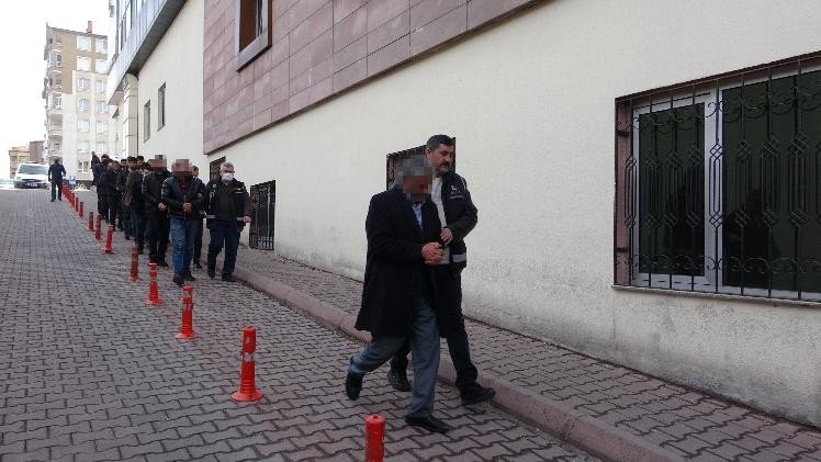 Konya dahil 5 ilde 50 milyonluk tütün operasyonu! 18 gözaltıdan 4'ü tutuklandı