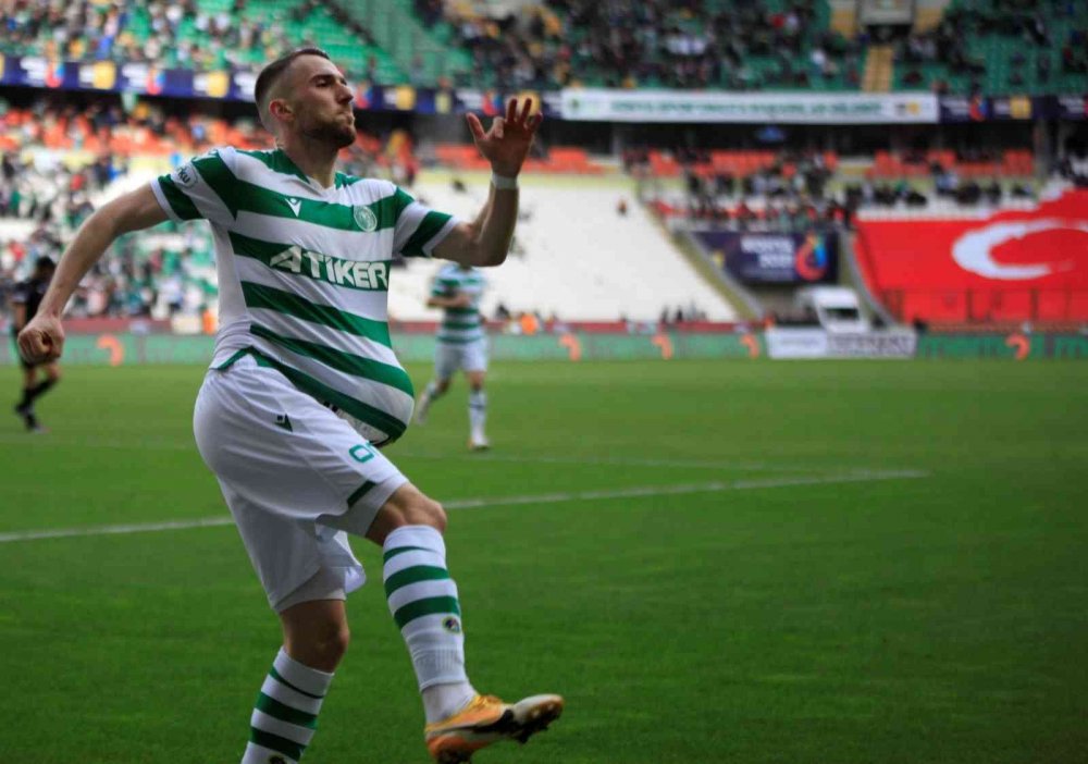 Konyaspor Trabzonspor'u bıraktı Fenerbahçe ile yarışa başladı