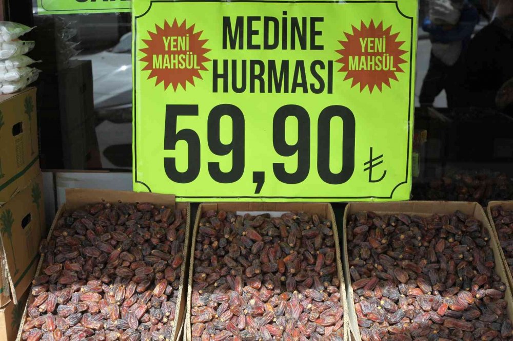 Konya'da iftarların vazgeçilmezi Medine hurmasının fiyatı 59.90'dan başlıyor!