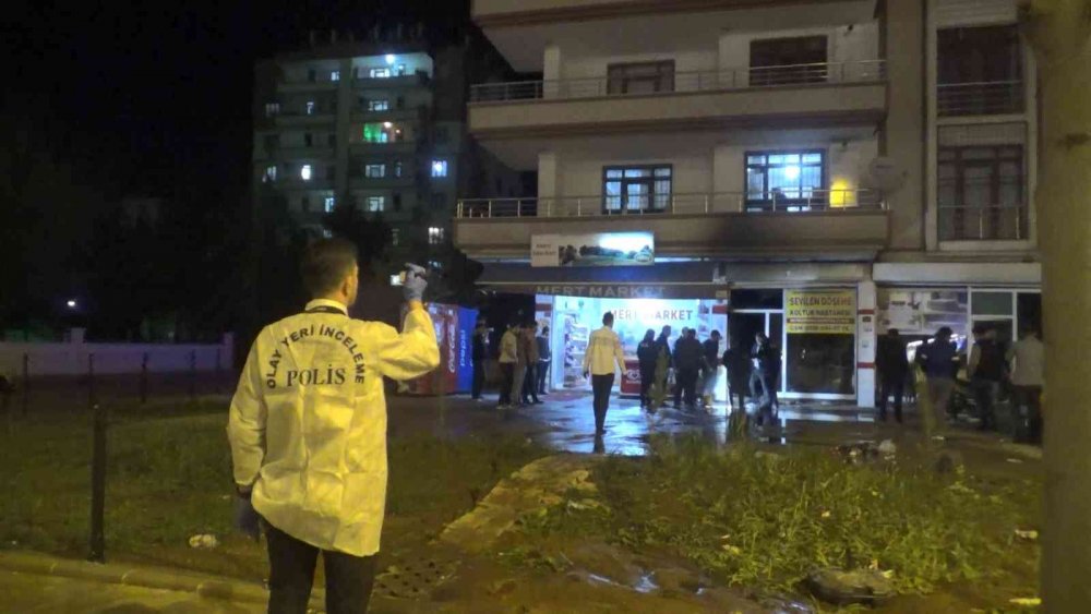 Koltuk atölyesinde korkutan patlama! 2 işçi yaralandı mahalleli sokağa döküldü