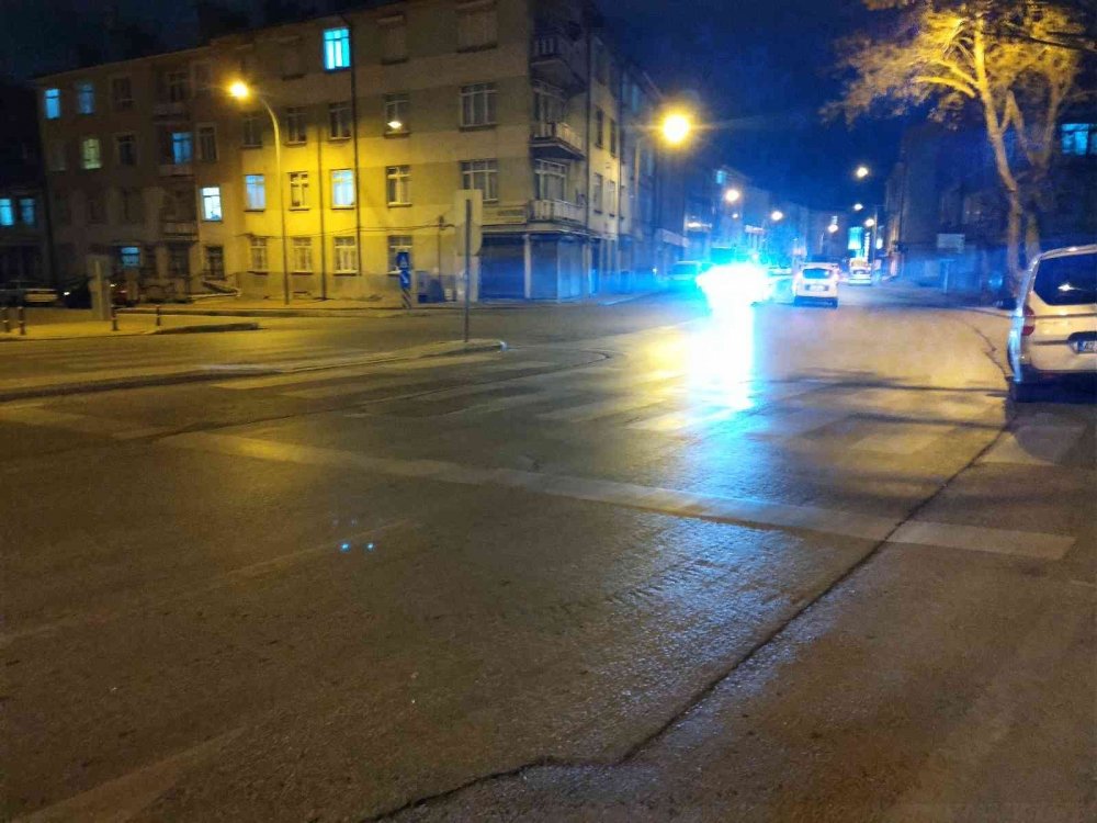 Konya'da gençlerin kavgası kanlı bitti! 17 yaşındaki genç sokak ortasında bıçaklandı