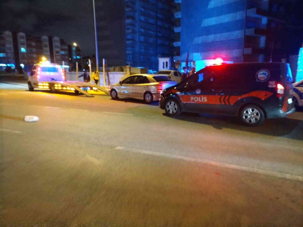 Konya'da hareketli gece! 17 yaşındaki ehliyetsiz sürücü kovalamaca sonucu yakalandı