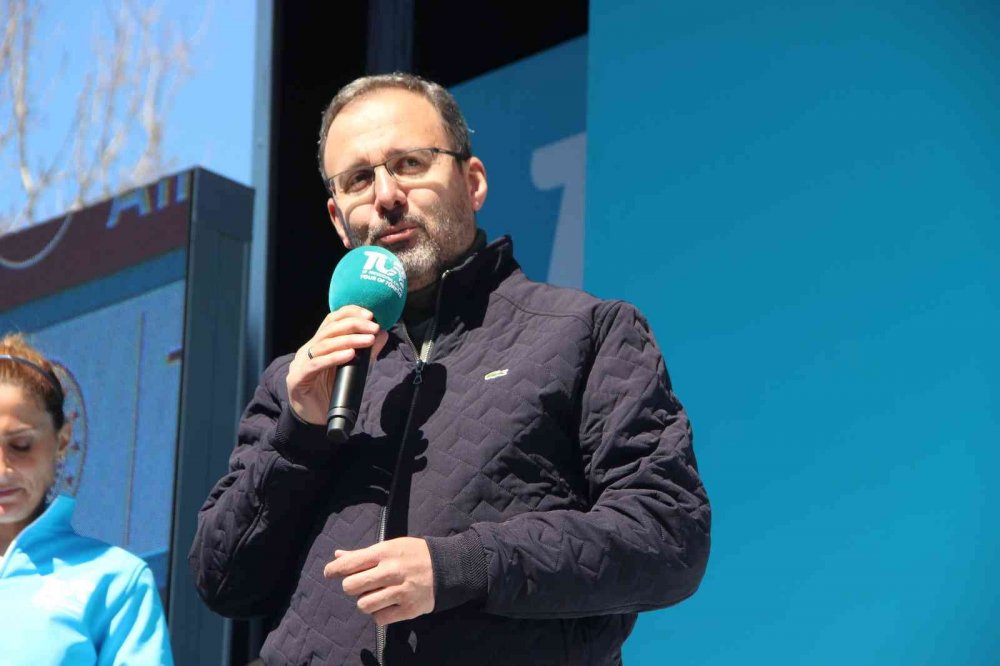 Bakan Kasapoğlu: Türkiye'nin ilk olimpik Veledromunu Konya'da açacağız