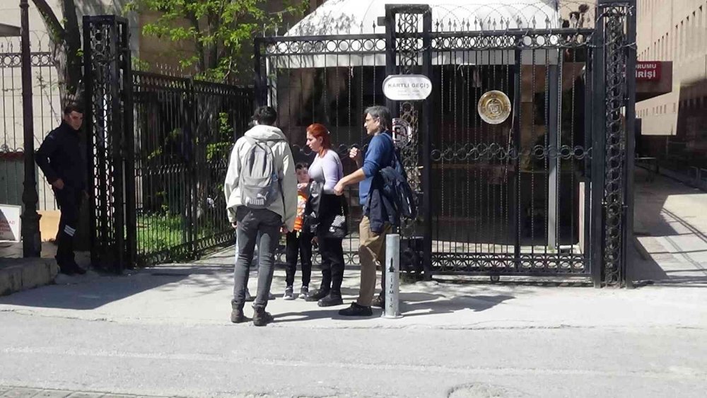 Konya'dan çocuklarını görmeye gittiği İzmir'de öldürülen Remziye’nin korneaları umut oldu