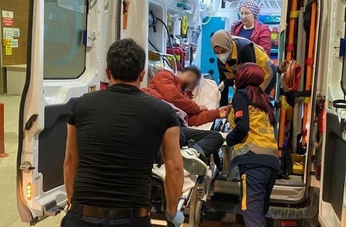 Parkta bıçaklı saldırı! 13 yaşındaki çocuk kanlar içinde kaldı