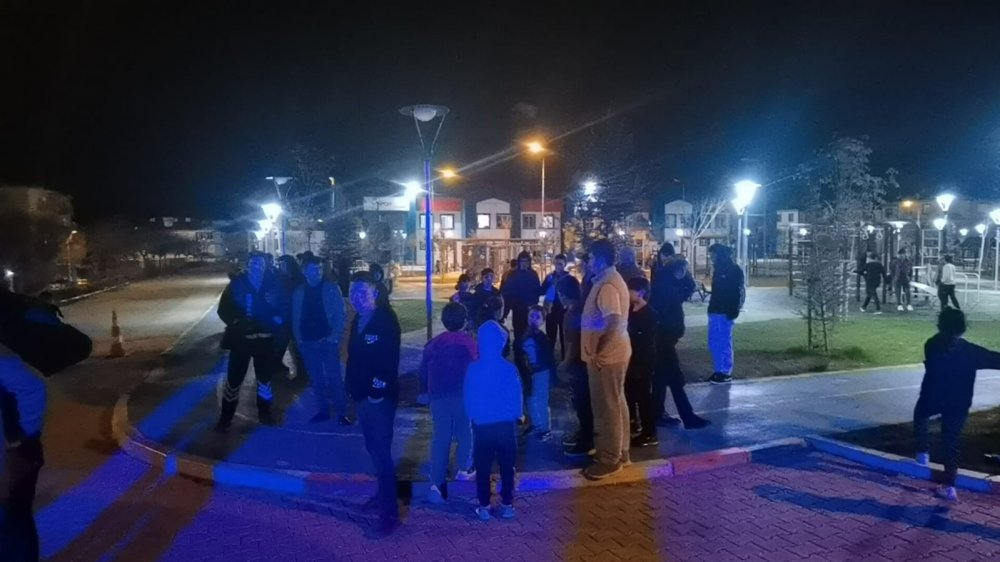 Parkta bıçaklı saldırı! 13 yaşındaki çocuk kanlar içinde kaldı