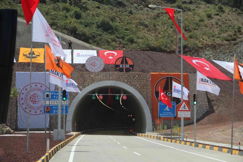 Cumhurbaşkanı Erdoğan: Türkiye siyasi olarak yakın tarihinin en itibarlı konumundadır