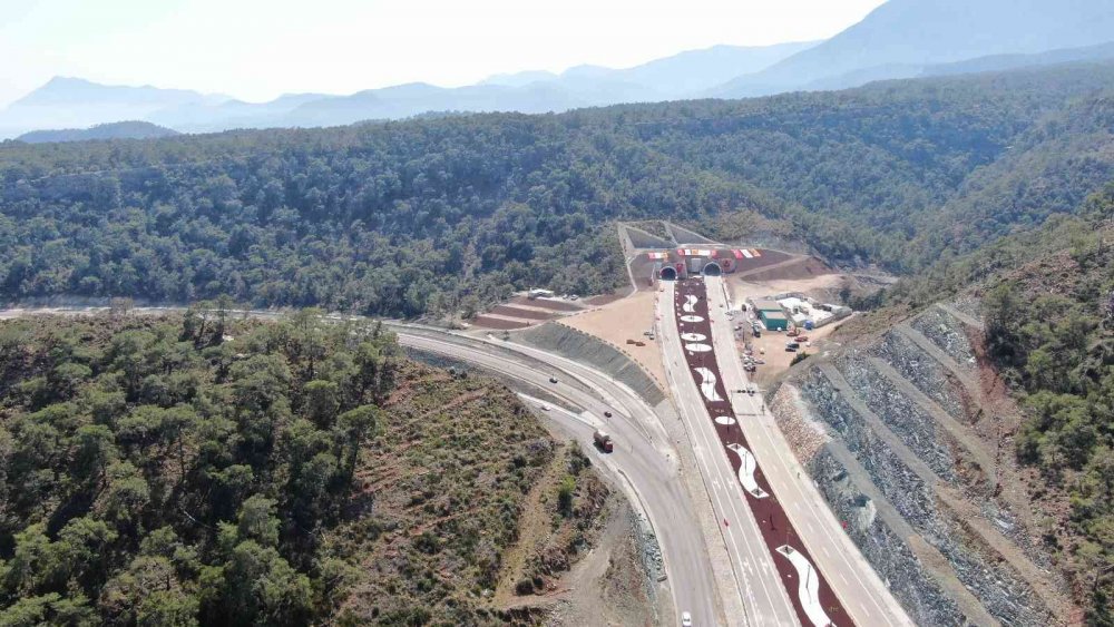 Cumhurbaşkanı Erdoğan: Türkiye siyasi olarak yakın tarihinin en itibarlı konumundadır