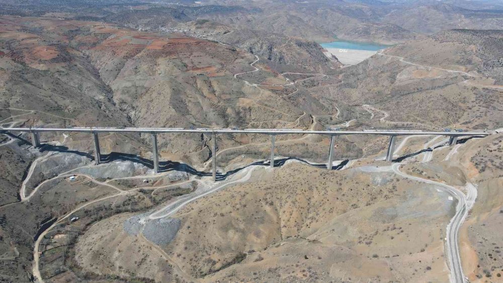 Konya Eğiste Hadimi Viyadüğü trafiğe ne zaman açılıyor? Bakan Karaismailoğlu tarih verdi