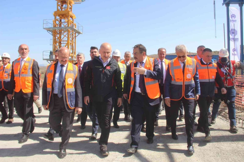 Konya Eğiste Hadimi Viyadüğü trafiğe ne zaman açılıyor? Bakan Karaismailoğlu tarih verdi