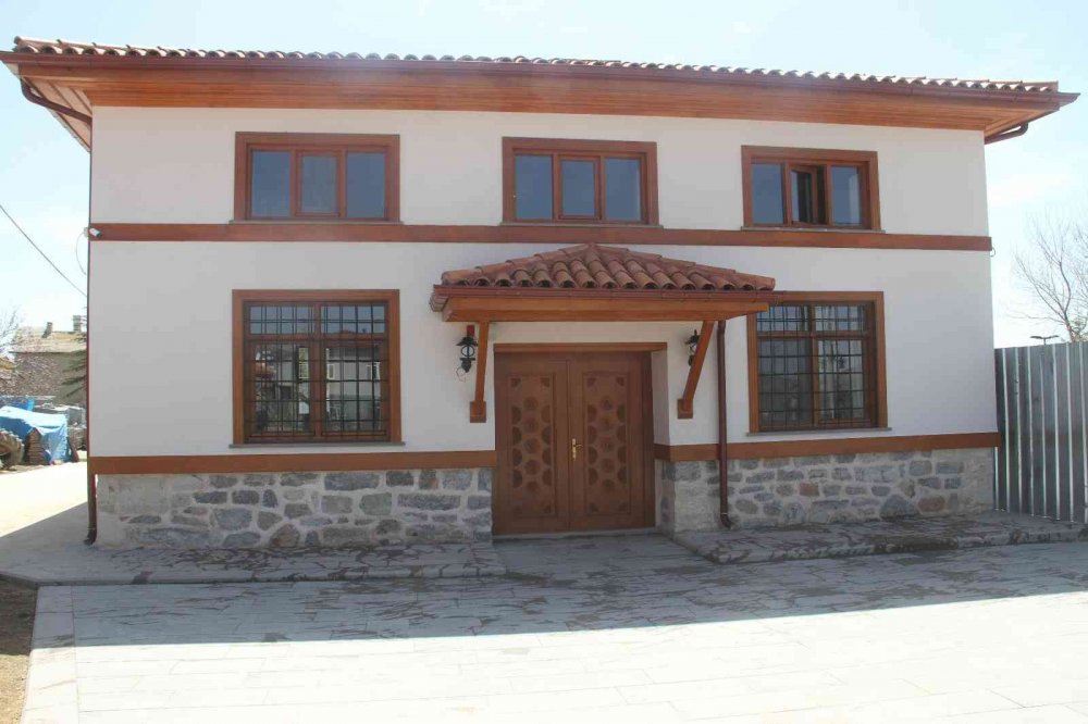 Konya Hüyük'te restorasyonu tamamlanan tarihi Tolca Şeyh Şehabettin Cami yeniden ibadete açıldı