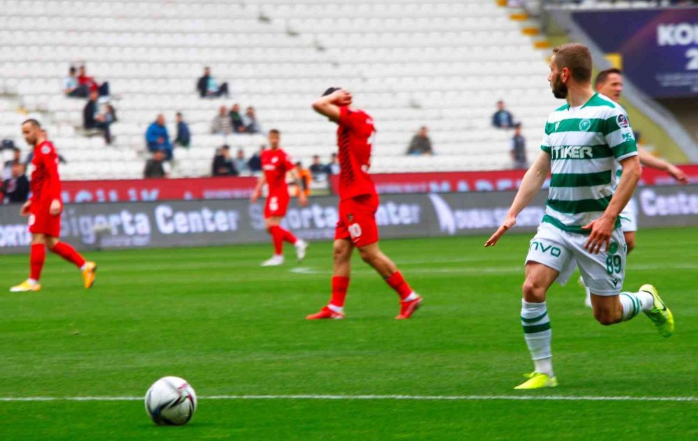 Konyaspor ikinciliği bırakmak istemiyor