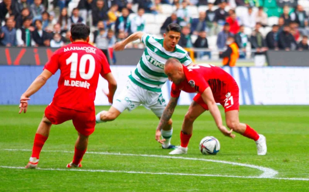 Konyaspor ikinciliği bırakmak istemiyor