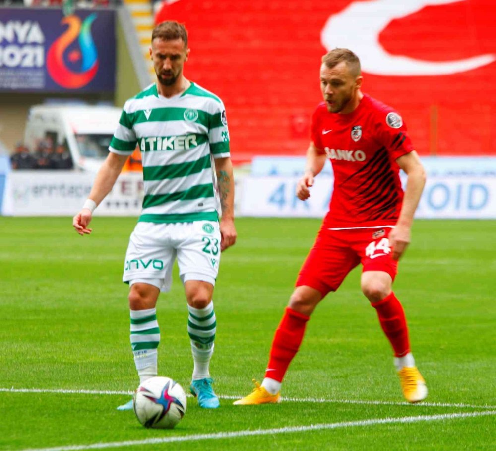 Konyaspor ikinciliği bırakmak istemiyor