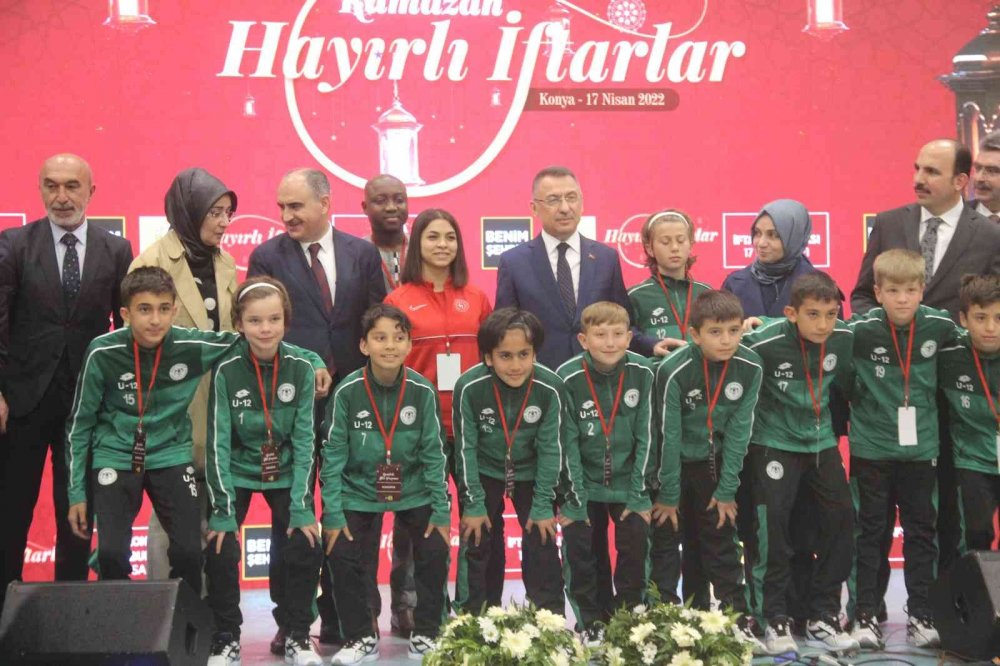 Cumhurbaşkanı Yardımcısı Oktay: Konya ruhuyla yetişen gençlerimiz hem Konya'yı hem de ülkemizi yükseltecek