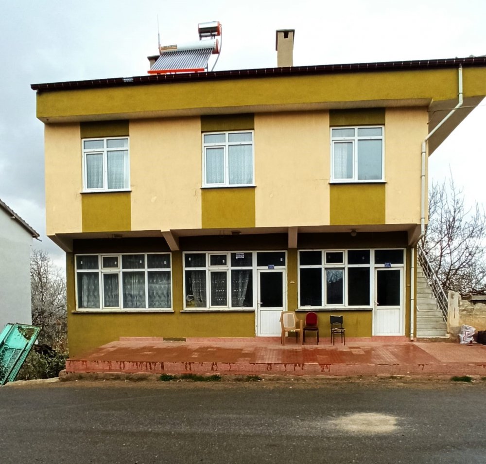 Şiddetli esen rüzgar Konya'da iki can aldı