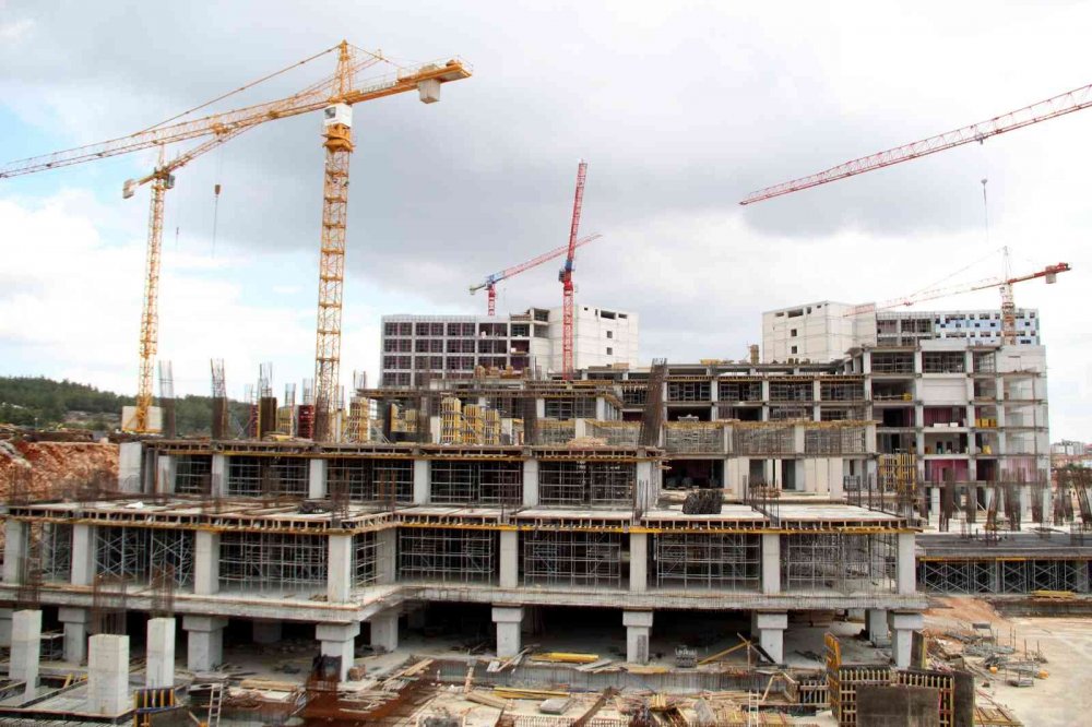 Antalya'ya dev yatırım geliyor... Yüzde 50'si tamamlanan yapı havadan görüntülendi