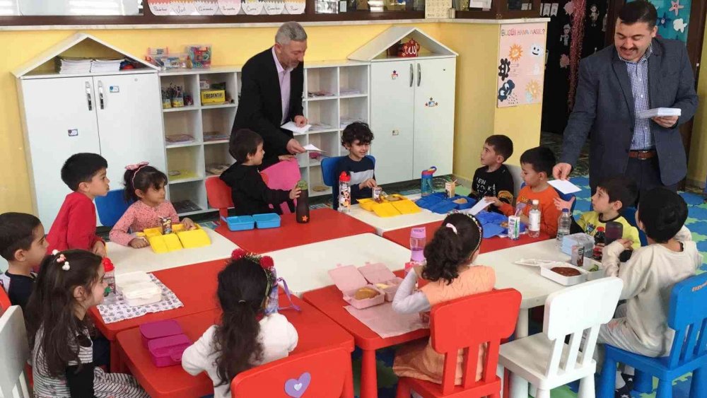 Konya Kulu’da tekne orucu tutan 4-6 yaş çocuklara ödül