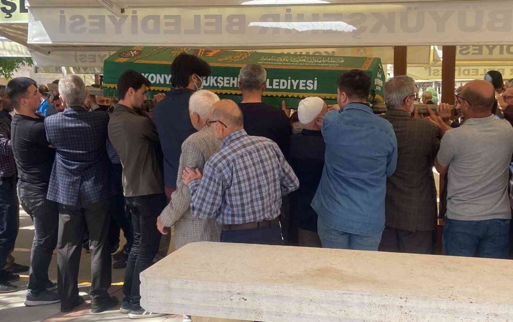 Konya'da gece yarısı kazada ölen Alperen ve Furkan'a son görev