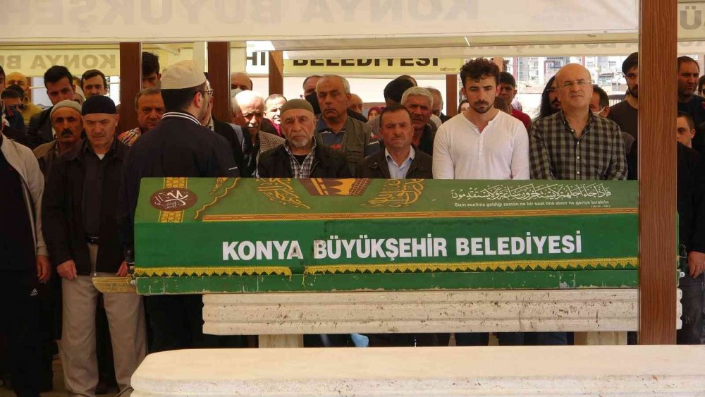Konya'da gece yarısı kazada ölen Alperen ve Furkan'a son görev