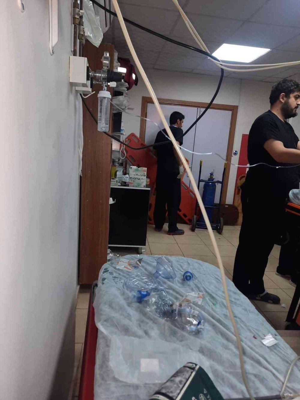Elektrik akımına kapılan Cüney Yaruk öldü! Yakınları hastaneyi talan etti!