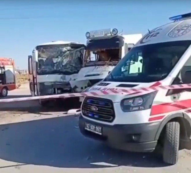 Konya Meram'da iftar vakti can pazarı! Vinçle işçi servi çarpıştı: 18 yaralı