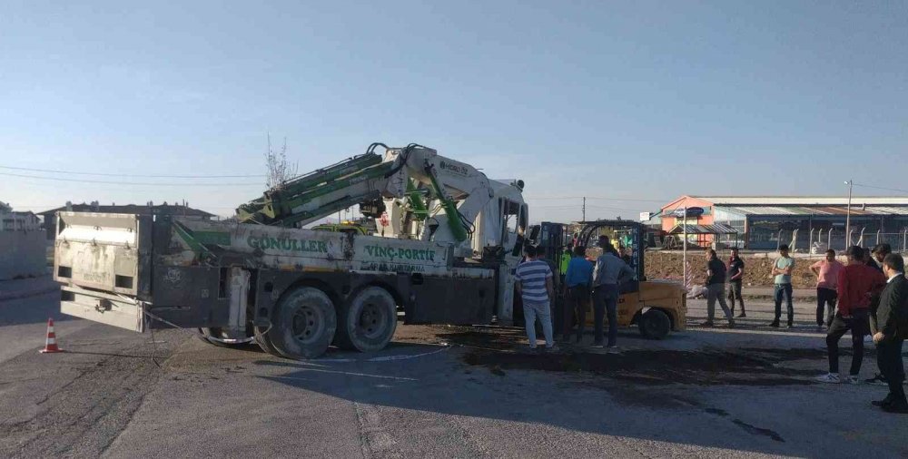 Konya Meram'da iftar vakti can pazarı! Vinçle işçi servi çarpıştı: 18 yaralı