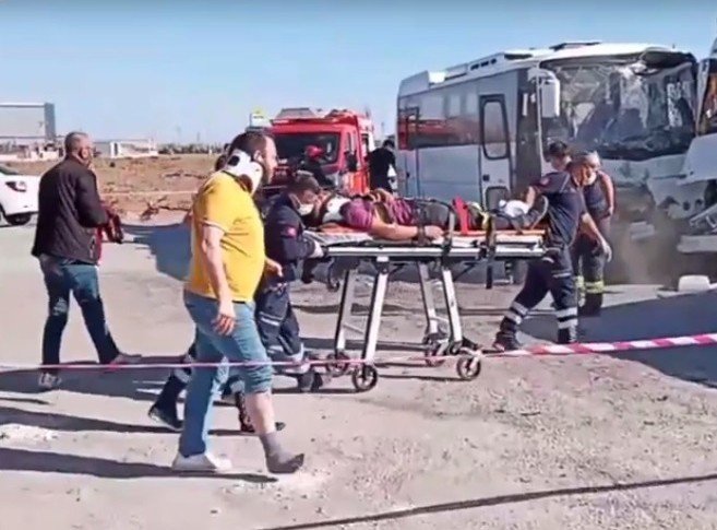 Konya Meram'da iftar vakti can pazarı! Vinçle işçi servi çarpıştı: 18 yaralı