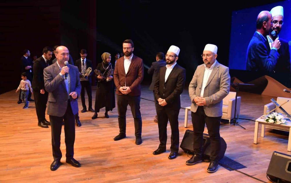 Konya'da Ramazan akşamları devam ediyor... Selçuklu’da hafızlardan Kur’an ziyafeti mest etti