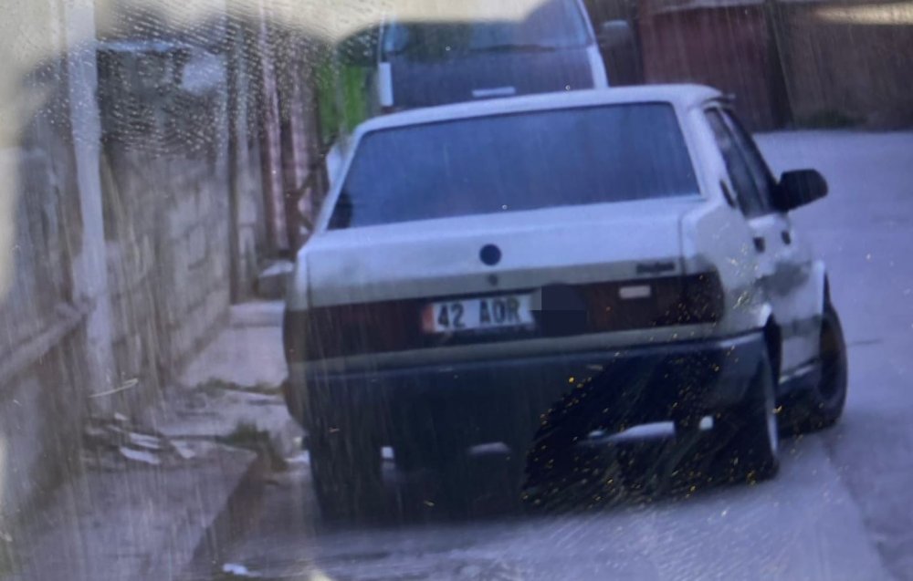 Konya'da sözleşmeyle aldıkları aracın plakasını değiştirip hırsızlık yaparken yakalandılar