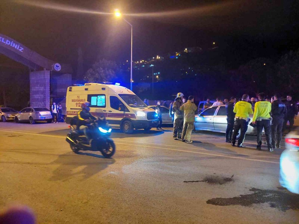 İzmir Kemalpaşa'da iki otomobil çarpıştı! 2’si çocuk 6 yaralı