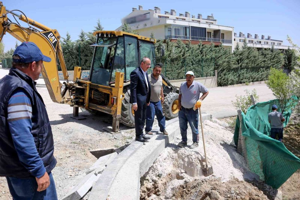 Başkan Kavuş yol yapım çalışmalarını yerinde inceledi