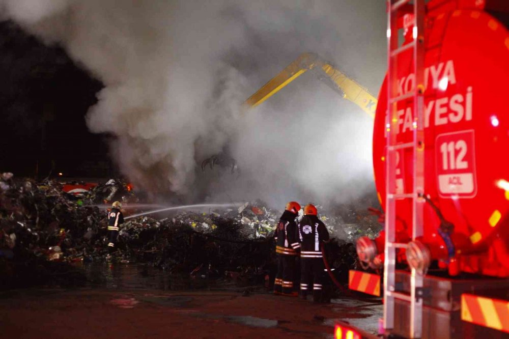 Konya hurdacılar sanayinde kimyasal madde patlaması sonrası çıkan yangın söndürüldü! Can Akpınar yaralandı