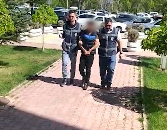 Konya’da kamyonlardan akü çaldığı tespit edilen şahıs yakalanıp serbest bırakıldı!