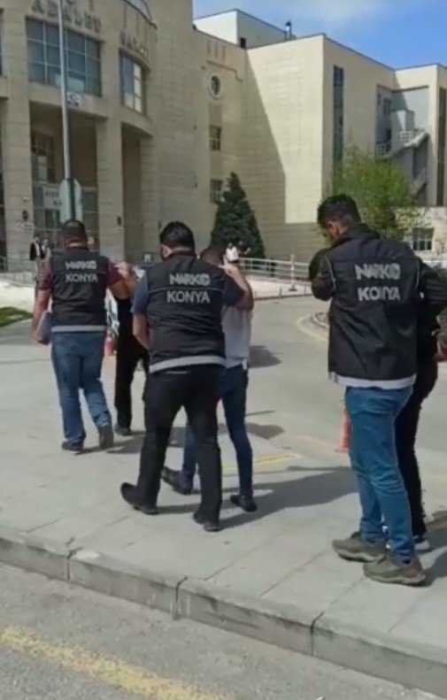 Konya'nın damarları temizleniyor... Yapılan uyuşturucu soruşturmasında 14 kişiden 9'u tutuklandı