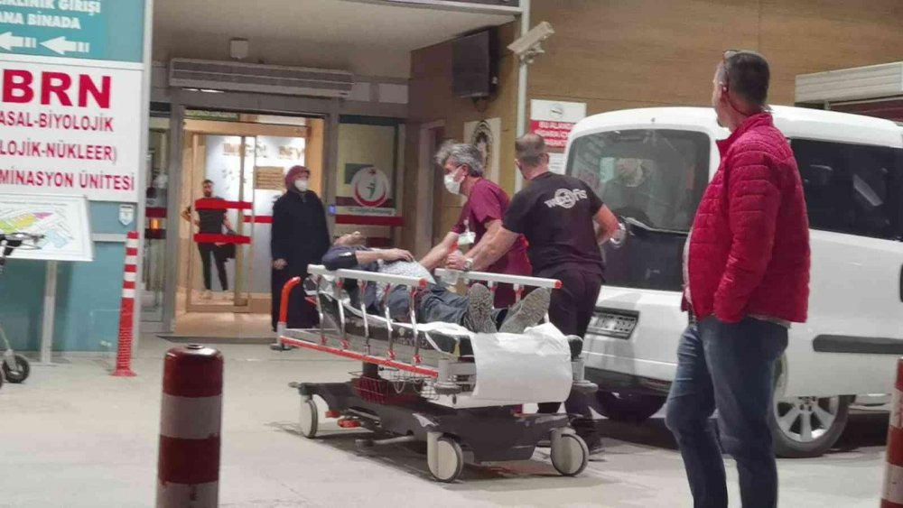 İnegöl'de silahlı saldırı! 1'i ağır 2 yaralı