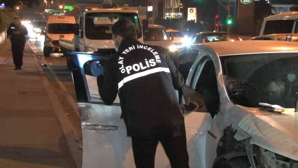 Avcılar'da dehşet! Kırmızı ışıkta geçen sürücü 2 kadına çarptı! 1 ölü 1 yaralı