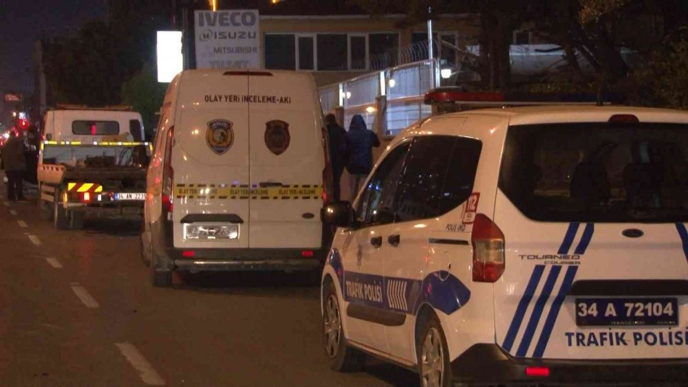 Avcılar'da dehşet! Kırmızı ışıkta geçen sürücü 2 kadına çarptı! 1 ölü 1 yaralı