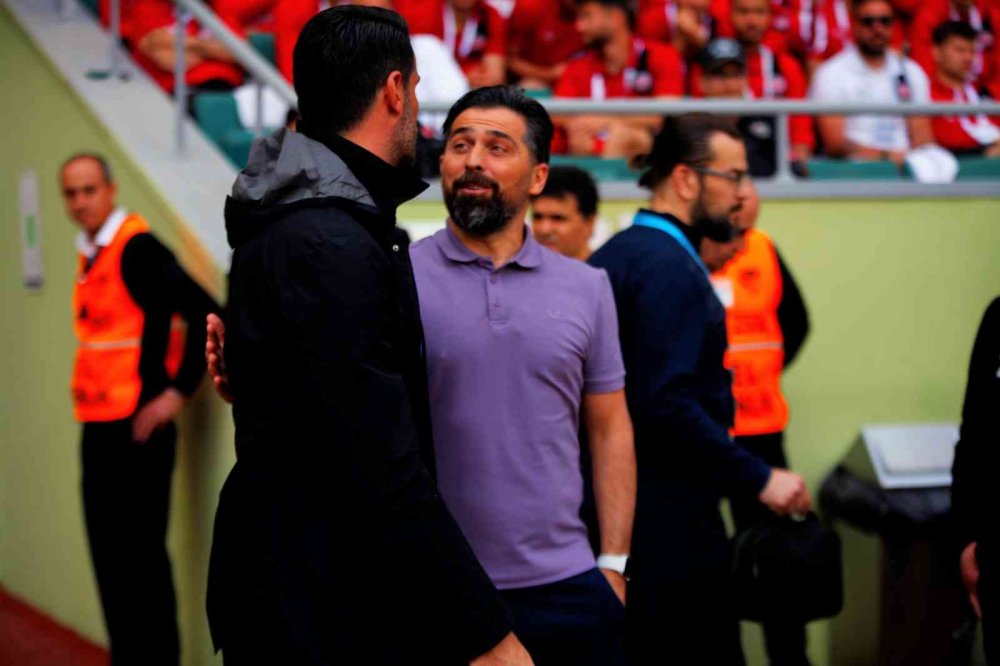 İyi oynayan kazandı! Fatih Karagümrük peş peşe bulduğu 2 golle Konyaspor'un bayramını zehir etti!