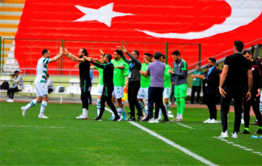 İyi oynayan kazandı! Fatih Karagümrük peş peşe bulduğu 2 golle Konyaspor'un bayramını zehir etti!