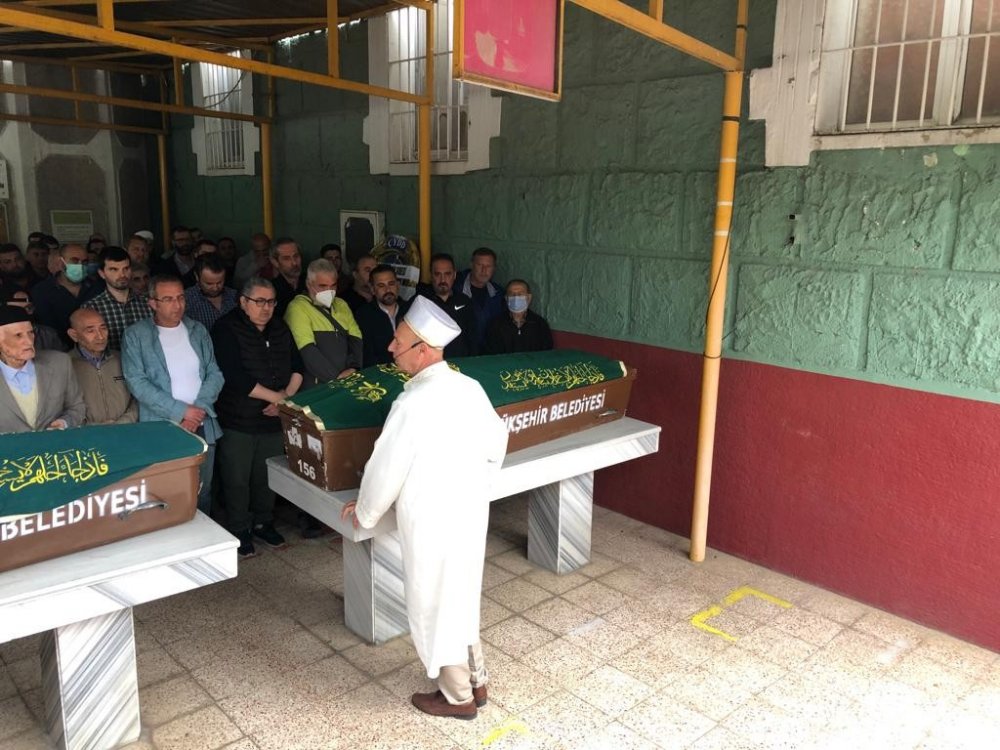 İzmir'de nişanlısı tarafından öldürülmüştü! Mustafa Burçin Akı toprağa verildi