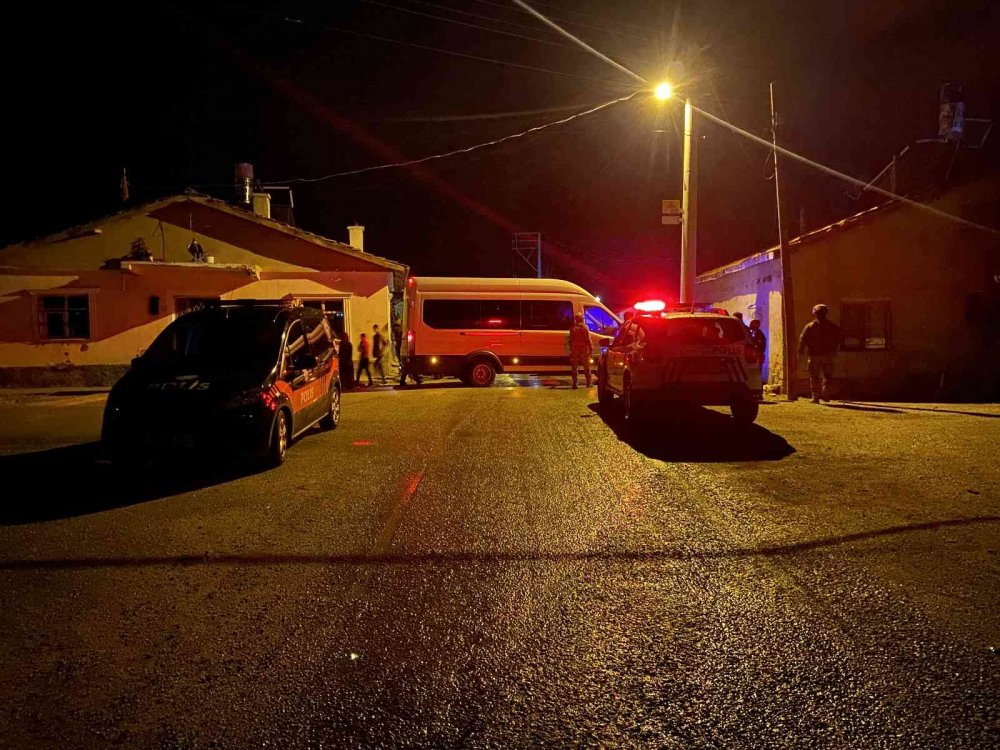 Konya'da olaylı gece! Ekipler 2 kadını yaralayıp polise silah doğrultan saldırganın peşinde