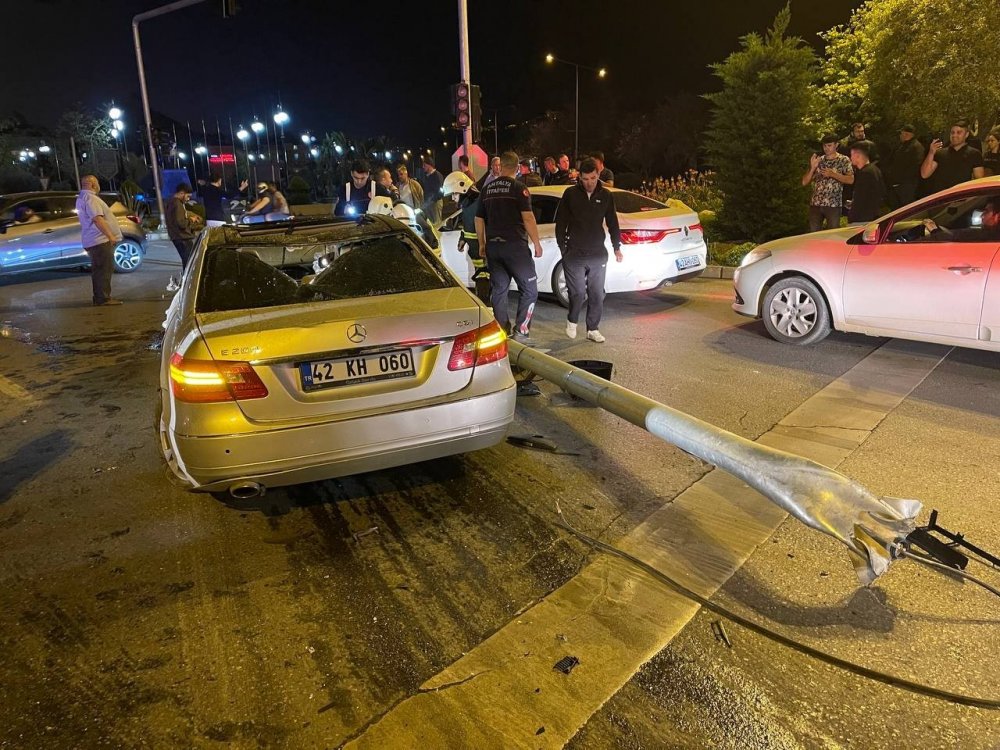 Konya'dan bayram tatiline gitmişlerdi! Direksiyonda bayıldı, eşi el frenini çekince..
