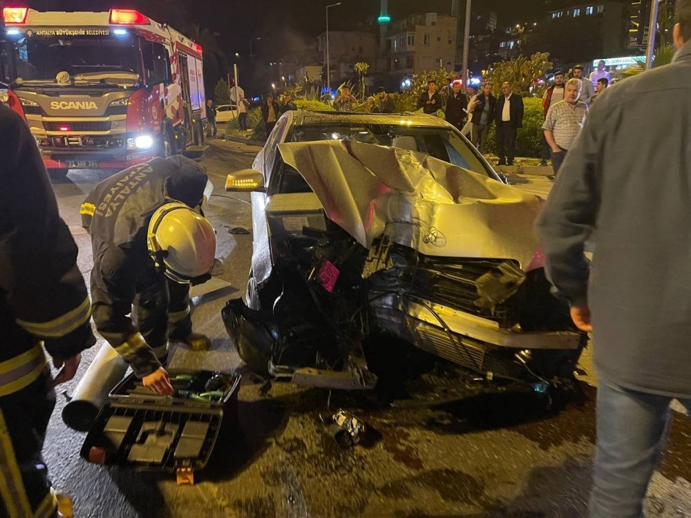 Konya'dan bayram tatiline gitmişlerdi! Direksiyonda bayıldı, eşi el frenini çekince..
