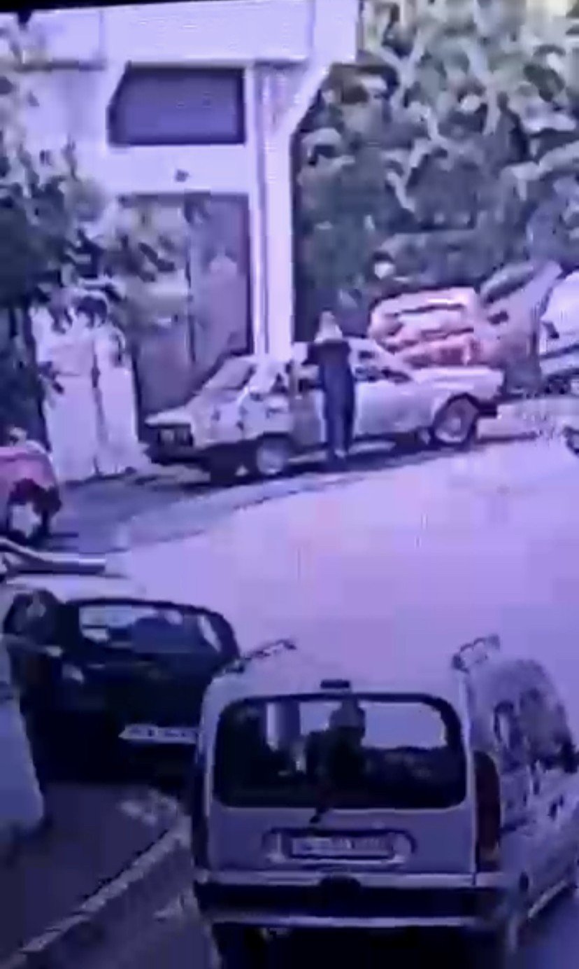 Seraya giren hırsızlar tırmandıkları 7 bin liralık merdiveni de çaldı! Kıskıvrak yakalanıp serbest kaldılar