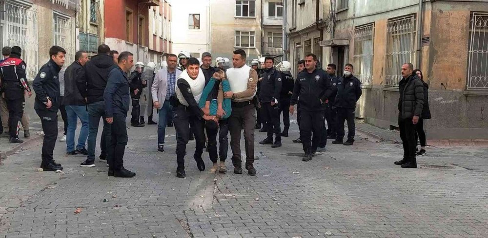 Konya'da bayram olaylı bitti! Dünürlerin silahlı sopalı kavgasında 1'i çocuk 2 yaralı