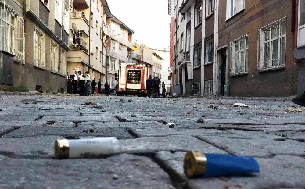 Konya'da bayram olaylı bitti! Dünürlerin silahlı sopalı kavgasında 1'i çocuk 2 yaralı