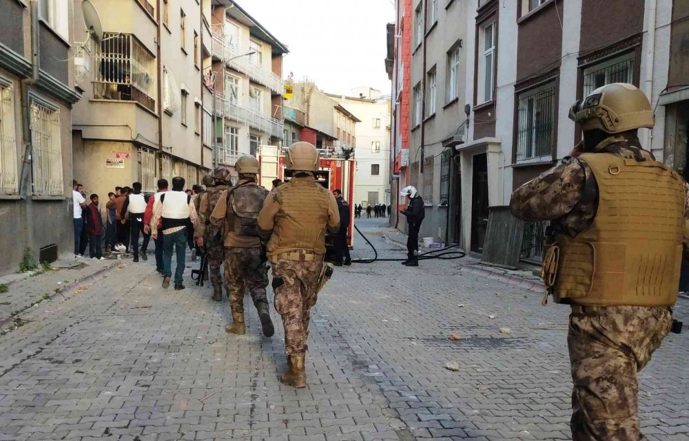 Konya'da bayram olaylı bitti! Dünürlerin silahlı sopalı kavgasında 1'i çocuk 2 yaralı