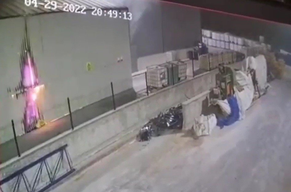 Konya'da fabrikanın alkol tankını ateşe veren kundakçı saniye saniye görüntülendi