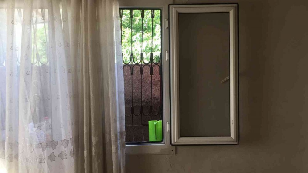 Adana'da eve zincirlenen 13 yaşındaki kızın annesi konuştu!